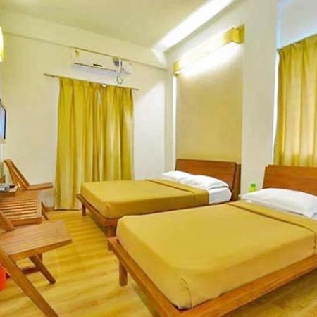 Hotel Holiday Home Бангалор Екстериор снимка