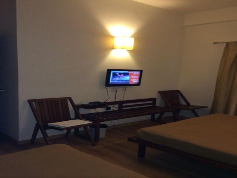 Hotel Holiday Home Бангалор Екстериор снимка