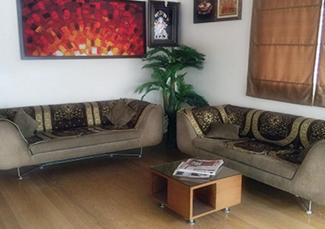 Hotel Holiday Home Бангалор Екстериор снимка