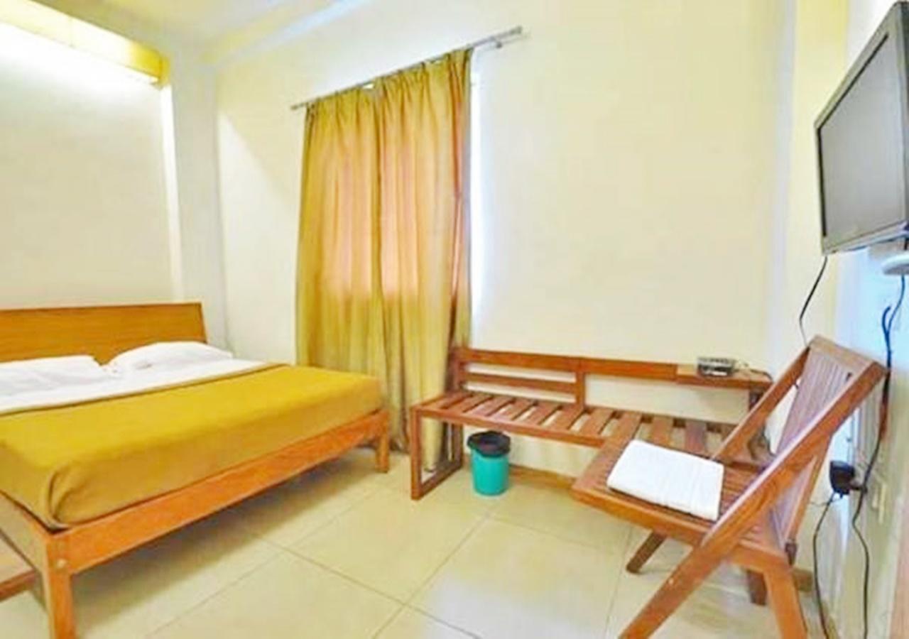 Hotel Holiday Home Бангалор Екстериор снимка