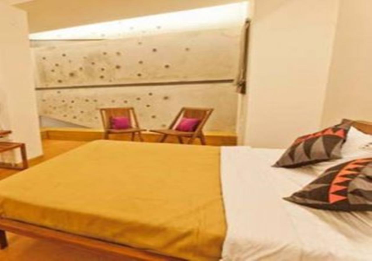 Hotel Holiday Home Бангалор Екстериор снимка