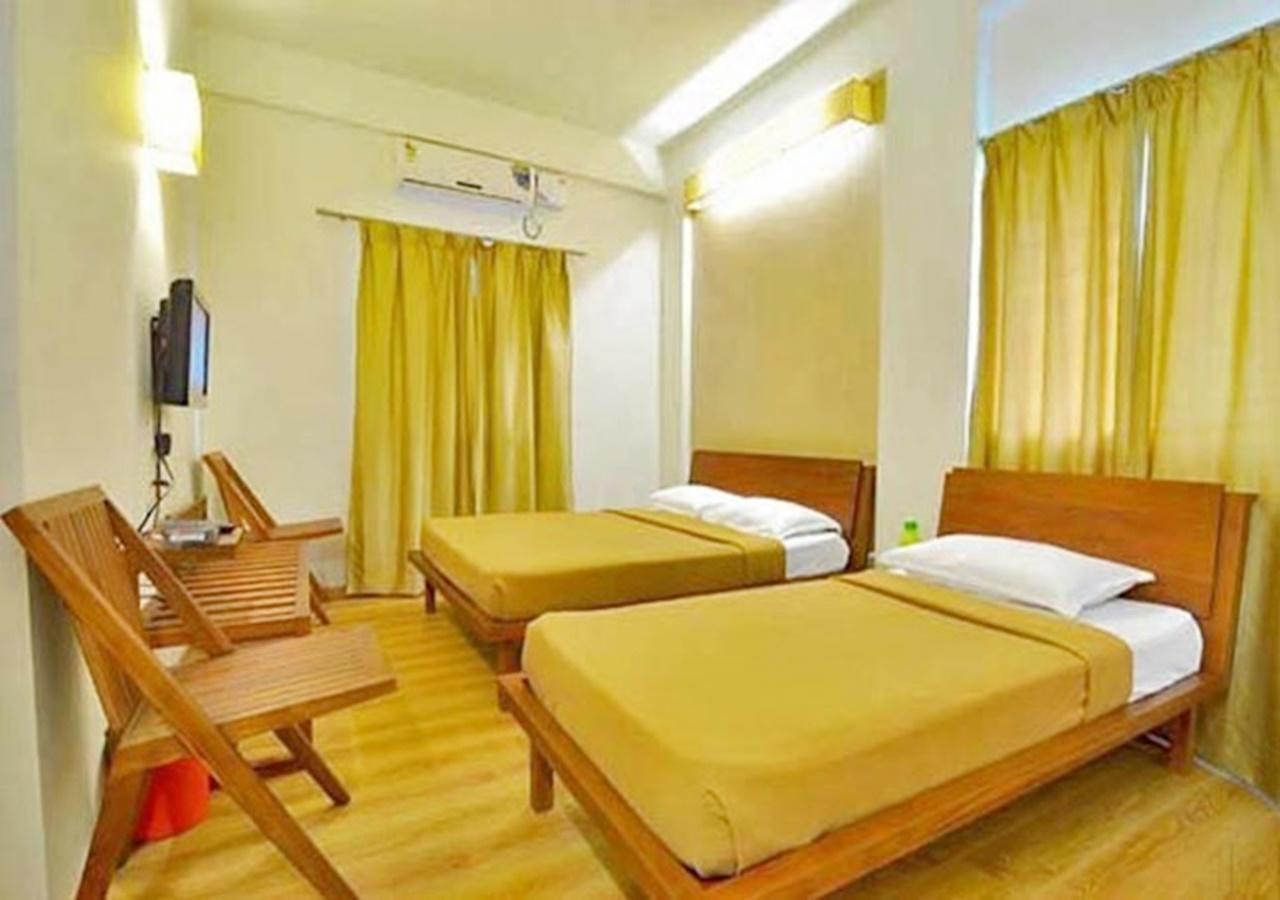 Hotel Holiday Home Бангалор Екстериор снимка